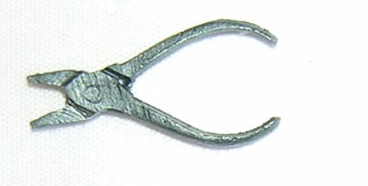 ISL0115 Needlenose Pliers, Gunmetal by Island Crafts 