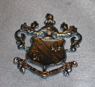 ISL2461 Large Coat of Arms Silver by Island Crafts