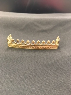 F11B - ANTIQUE GOLD CROWN