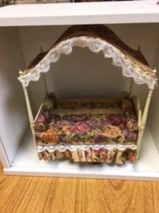 4510GHP Bespaq Canopy Bed